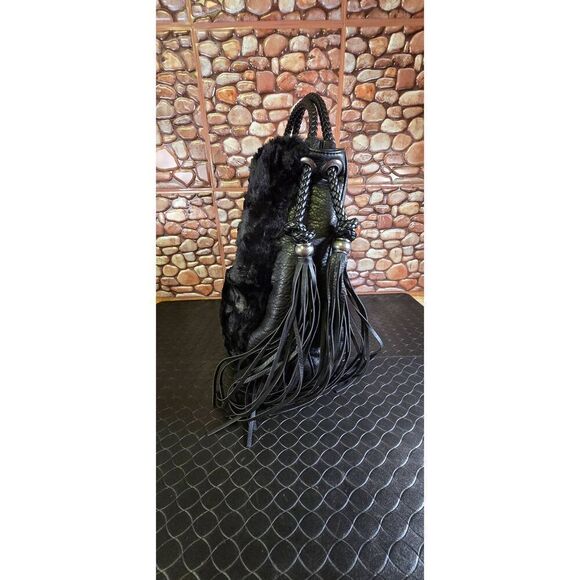 Black Tassel Faux Fur Shoulder bag - Picture 5 of 11